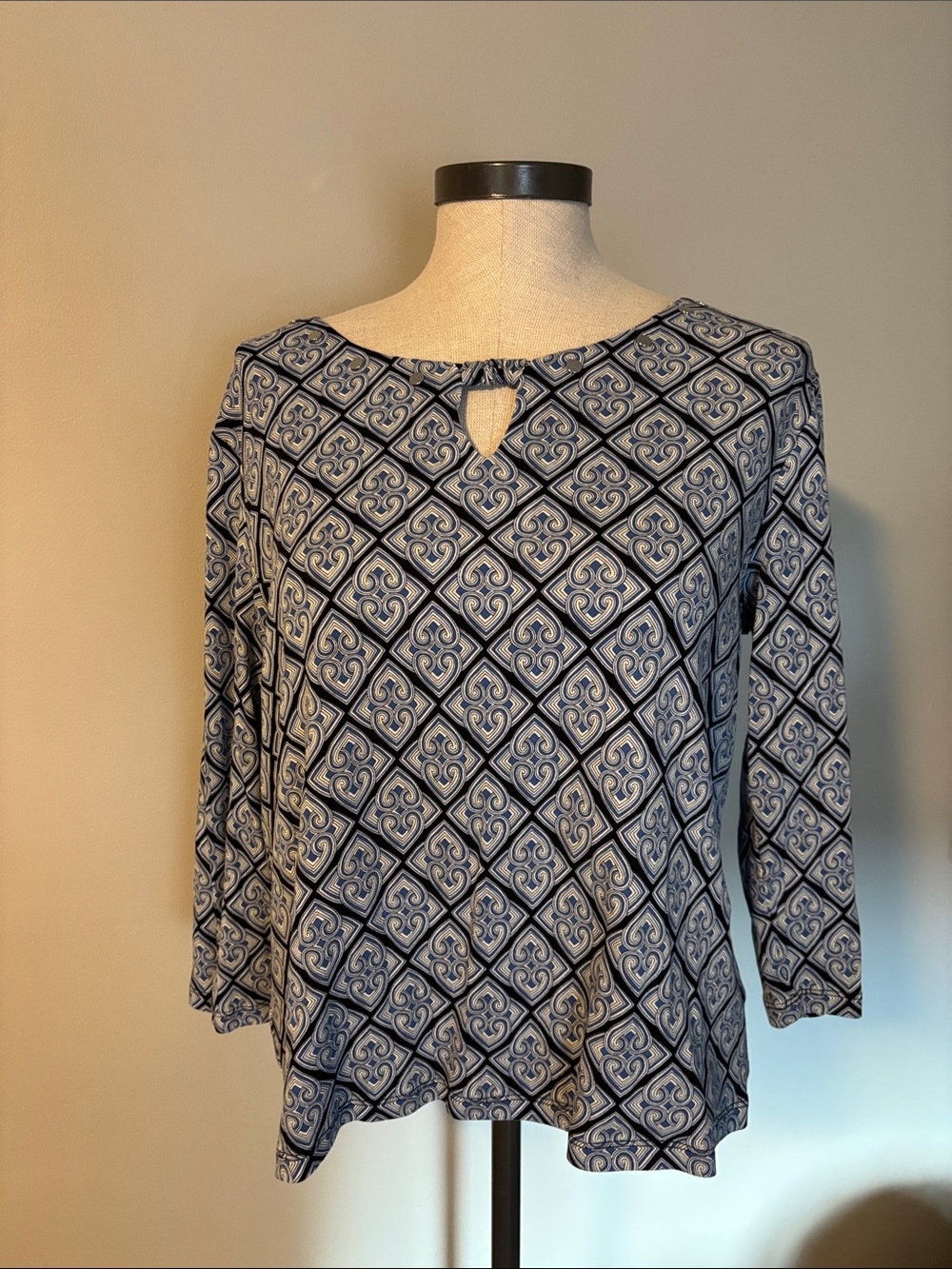Rafaella Navy and White Geometric Keyhole Long-Sleeve Top quarter sleeve